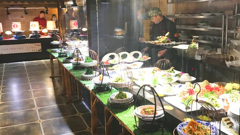 对于孩子来说，食品安全和健康至关重要。在选购不辣火锅底料时，应注意以下几点：